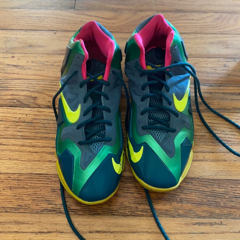 Nike shoes